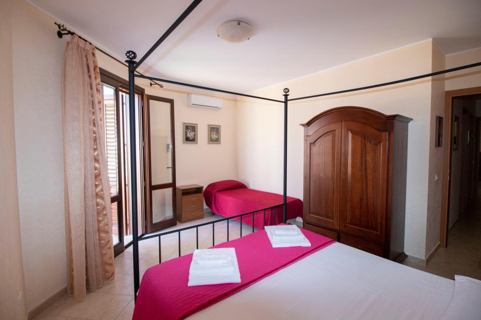 Case Vacanza Cristina Site In Antico Baglio E In Via Abruzzi N 161 San Vito Lo Capo Kültér fotó